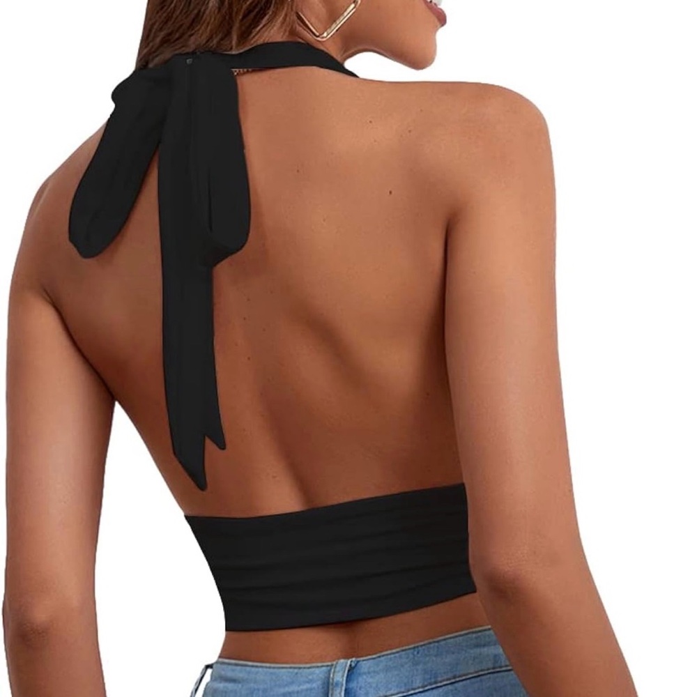 🆕 Deep V-Neck Black Halter Top / Tie Back / Size Small / NWOT! 🖤 - Picture 2 of 5